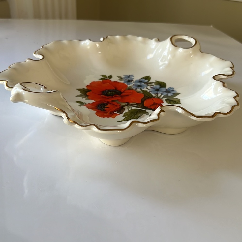 Ceramic White, Gold Accent, Poppy Floral Fruit Bowl - Picture 4 of 9